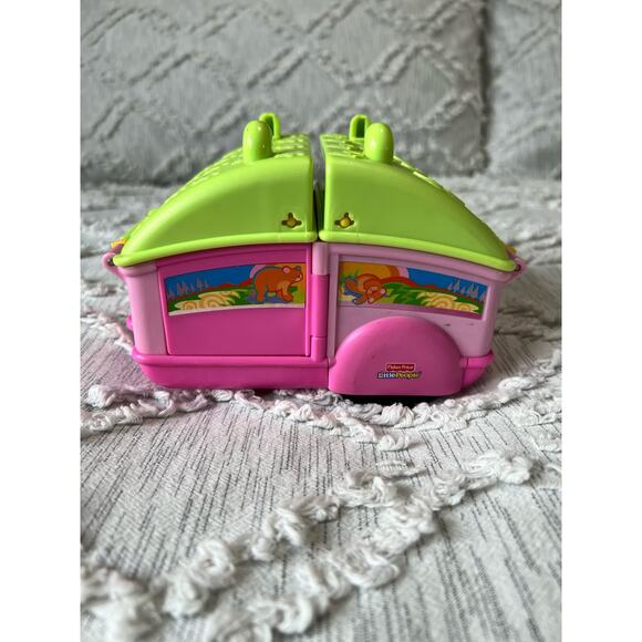 Fisher-Price Little People Camping Adventure Sarah Lynn 2007 - Picture 4 of 9